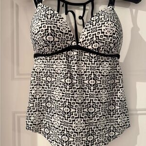 Hula Honey Black and White Geometric Swim Top New